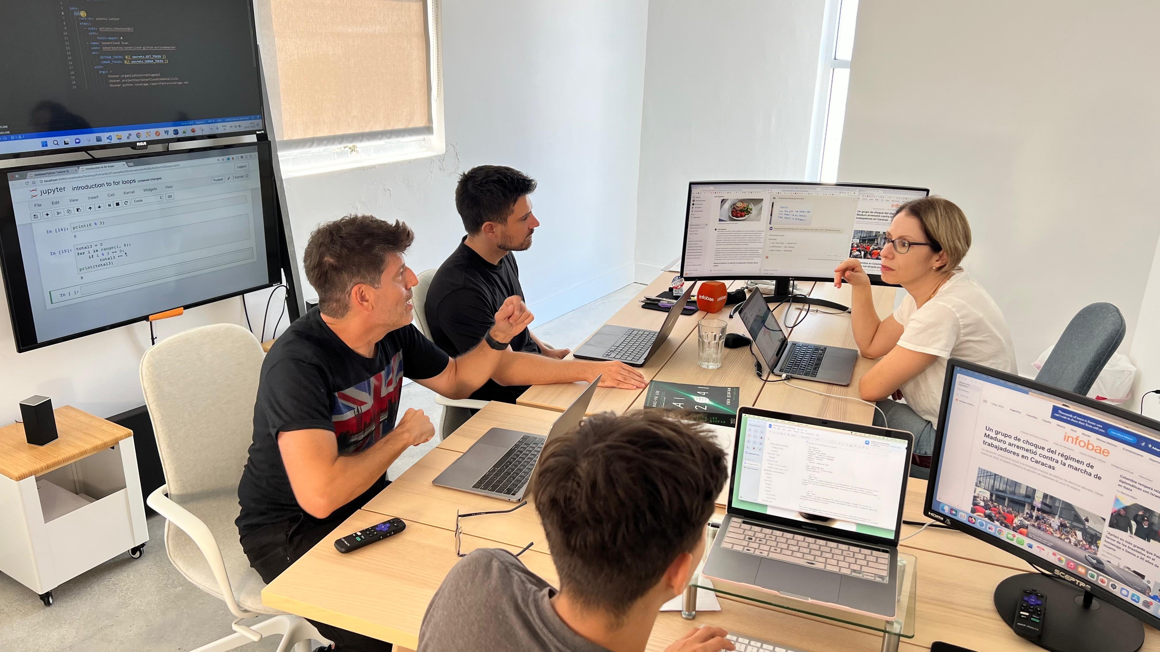 ScribNews se comenzó a diseñar en 2022 en el Hub de Tecnología de Infobae en Miami.