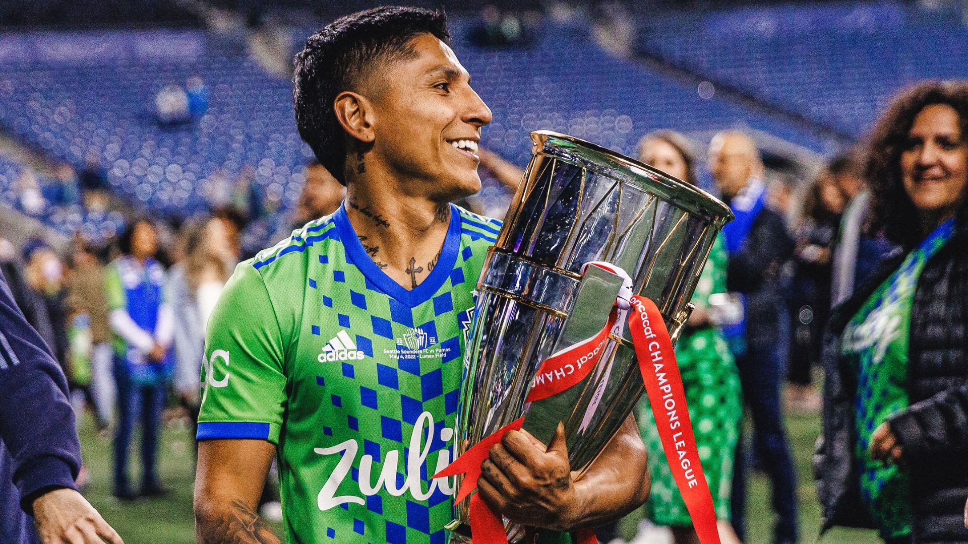 Raúl Ruidíaz dejó Seattle Sounders en 2024 tras conseguir cuatro títulos en seis años y medio. - créditos: AP