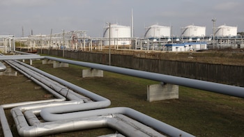 Los precios del petróleo cayeron con fuerza tras la apertura del estrecho de Ormuz