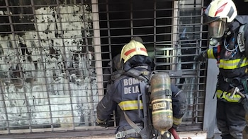 Se incendió un comercio en el barrio de Palermo y dos personas tuvieron que ser rescatadas