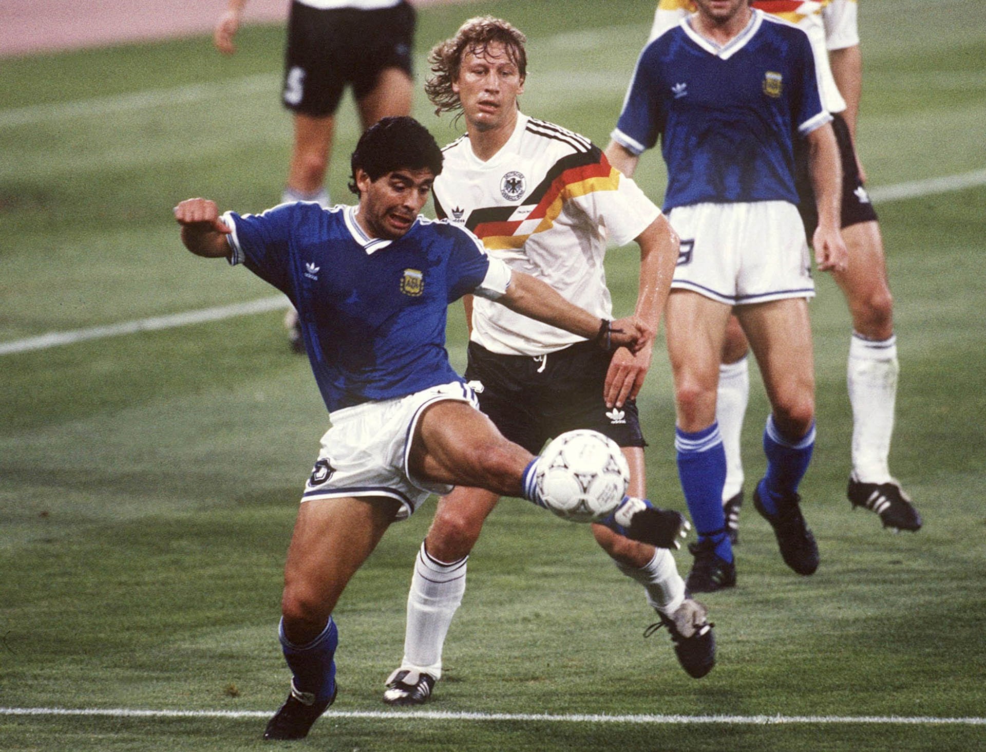 Argentina fue campeón en 1986, pero en 1990 perdió la final ante Alemania (FOTO:BONGARTS)