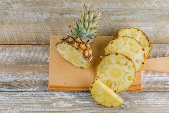 Unas rodajas de piña