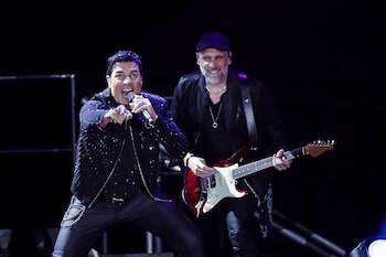 El cantante puertorriqueño Chayanne se presenta con su gira 'Bailemos Otra Vez' este miércoles, en el Auditorio Nacional, en Ciudad de México (México). EFE/Isaac Esquivel