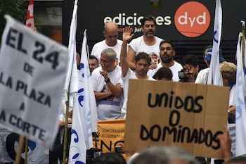 Kicillof junto a Bianco y