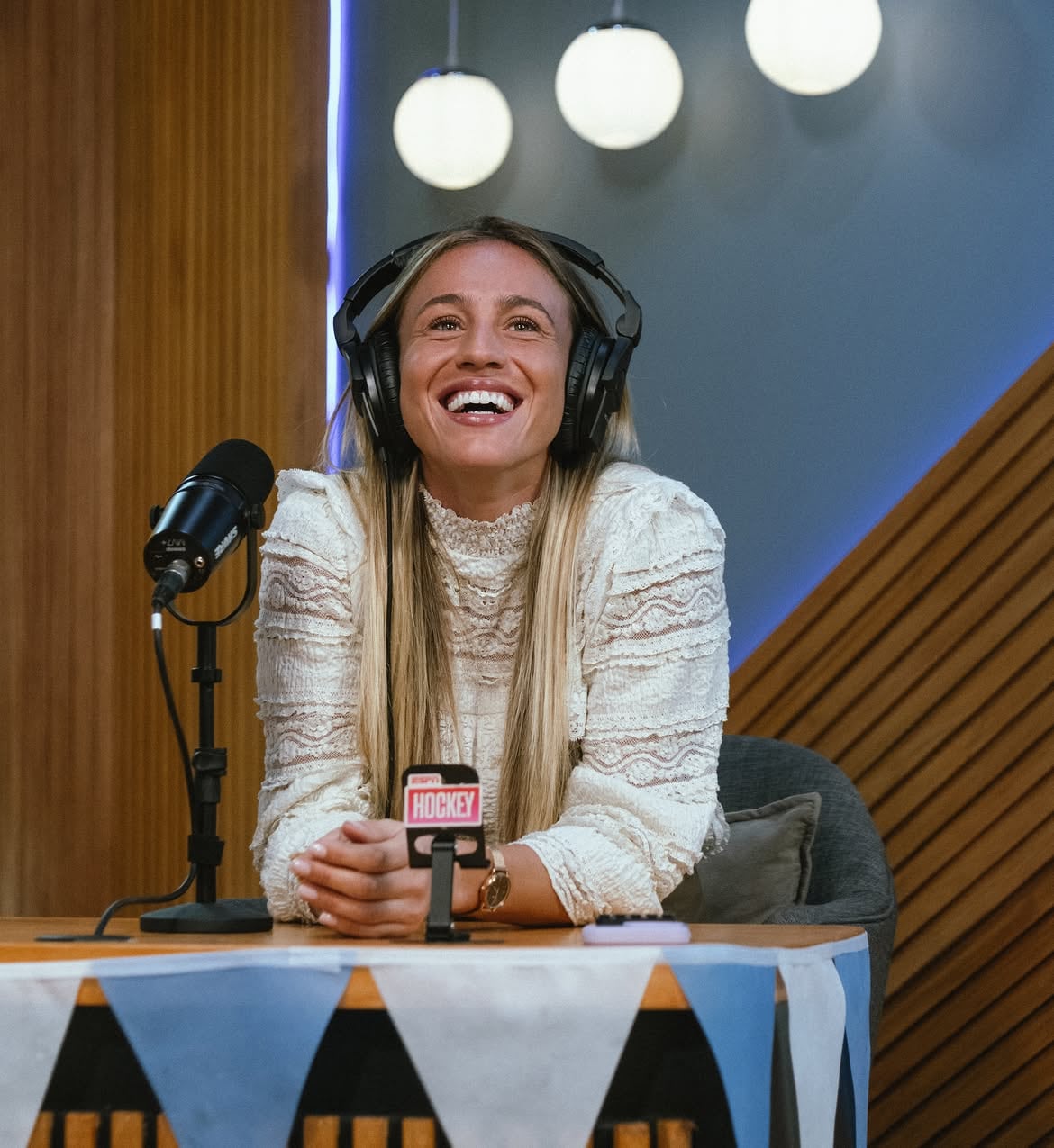 Julieta Jankunas durante una entrevista en ESPN