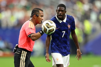 Sin rodeos: Así fue el partido del árbitro salvadoreño Iván Bartón en la semifinal del mundial 2026