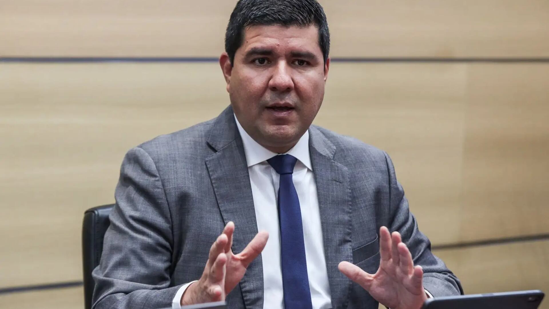 Su nombramiento al frente del Ministerio de Economía y Finanzas (MEF) ocurre luego de haber ejercido como viceministro de Economía desde octubre de 2025. Foto: Andina