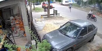 Atropelló a un jubilado, intentó