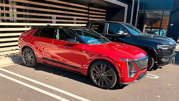 Una automotriz estadounidense pone la mira en la Argentina para desembarcar con Cadillac, su marca de autos de lujo