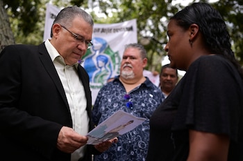 Enrique Márquez entregó una carta