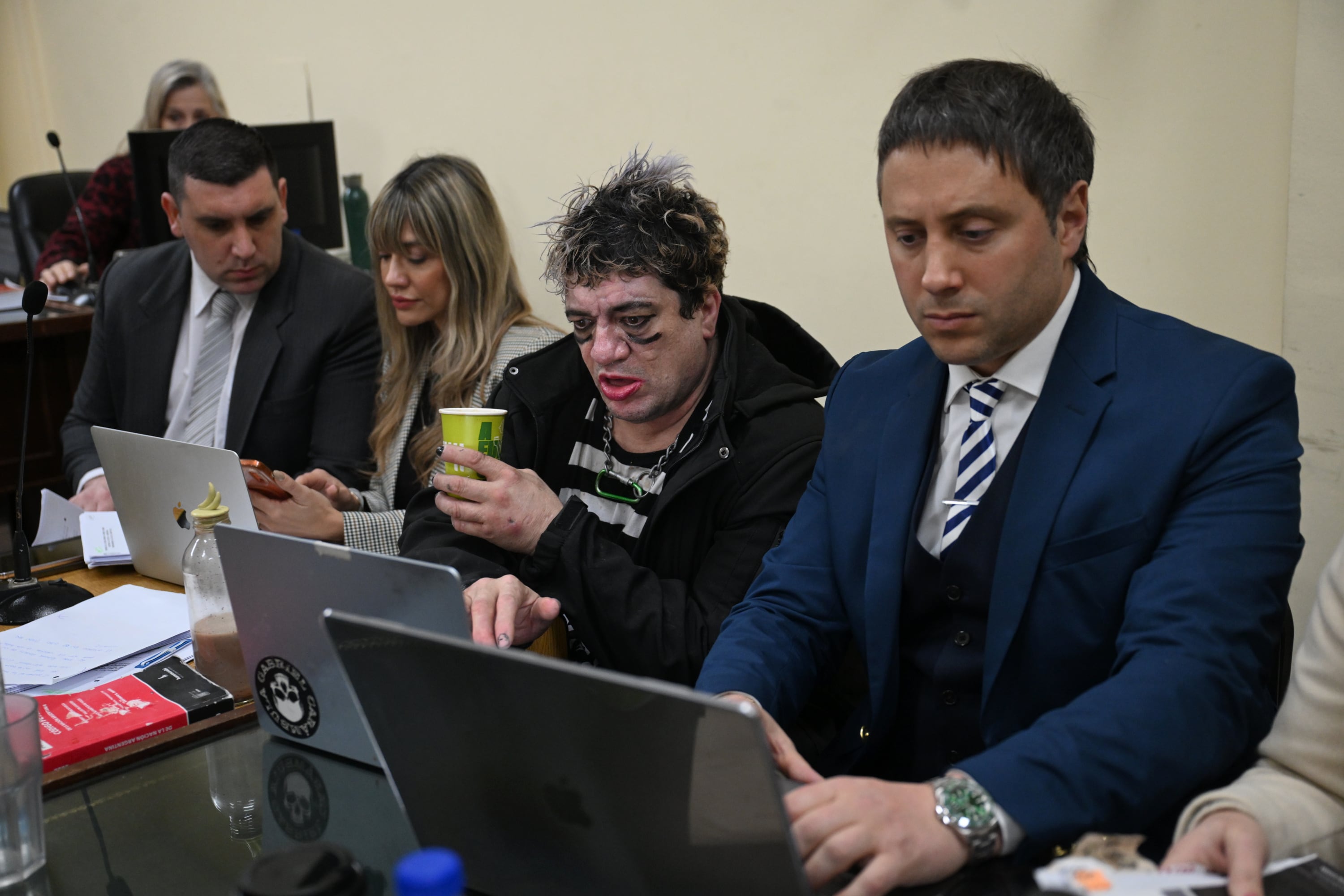 Ezequiel Vázquez, Luciana Comerci y Sebastián Queijeiro: parte de la nueva defensa del músico (Maximiliano Luna)