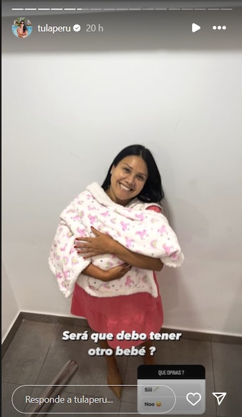 Tula Rodríguez juega con la