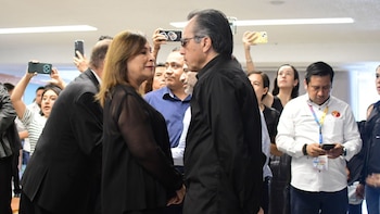 Rocío Nahle se reencuentra con Cuitláhuac García en funeral de Zenyazen Escobar: la bancada de Morena llega al velorio en Veracruz