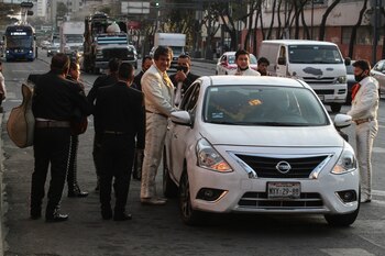 Entre ellos el mobiliario para