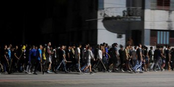 Manifestantes defensores del régimen en
