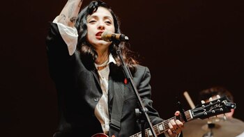 Mon Laferte en concierto. Instagram