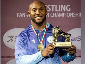 Kevin Mejía gana el oro en 97 kilos y abre el medallero dorado de Honduras en Santo Domingo 2026. (Foto:Cortesía)