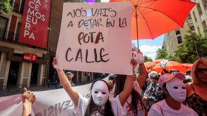 La plataforma Stop Abolición insiste en que la iniciativa del PSOE contra el proxenetismo deja a las trabajadoras sexuales “desprotegidas”