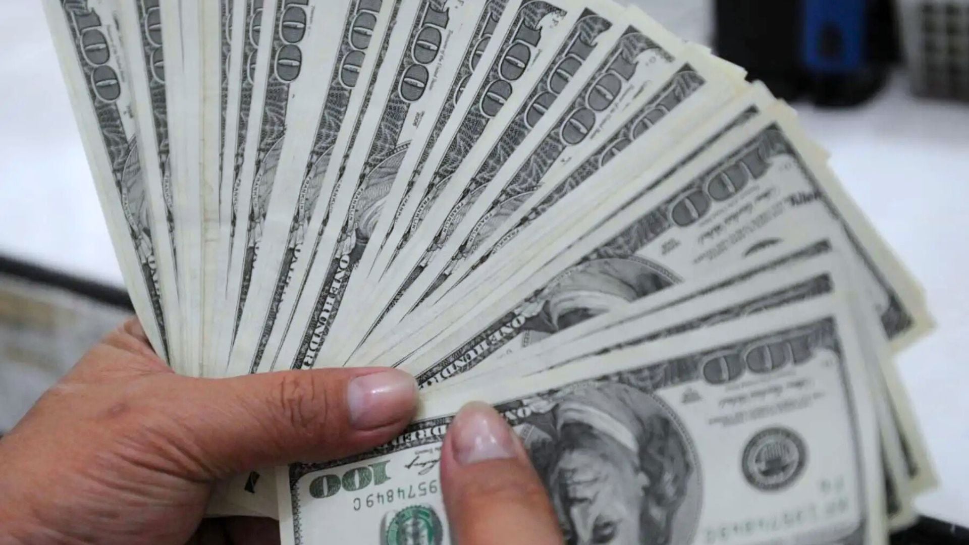 El escenario internacional favorece al sol peruano gracias a un entorno positivo para exportadores de materias primas y precios récord de cobre y oro.