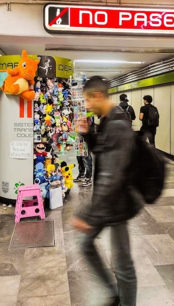 Metro CDMX regularizará comercio dentro