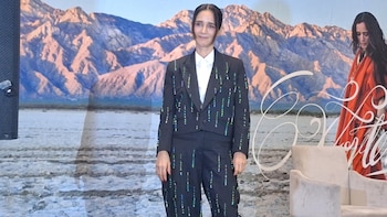 julieta venegas -México- 14 mayo
