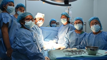 Menor de 12 años salva su vida tras compleja cirugía para extirpar un tumor en el páncreas