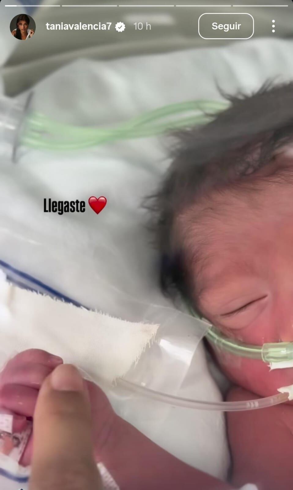 Una cesárea de emergencia marcó el parto de Tania Valencia debido a la posición podálica del bebé - crédito taniavalencia7 / Instagram