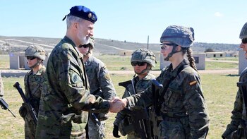 Felipe VI saludó a los