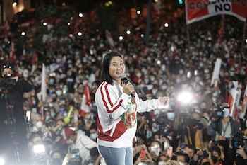 Keiko Fujimori se reúne con simpatizantes en Lima