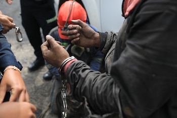 La mina ilegal operaba fuera de los planes aprobados de manejo y trabajo ambiental, configurando un delito ambiental grave en Boyacá - crédito Imagen ilustrativa Infobae