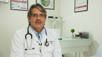 El médico que se aisló