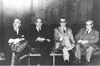 De izq a der: César