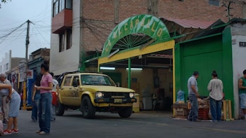 El mercado El Capullo fue uno de los puntos de rodaje y permitió integrar a comerciantes locales en algunas escenas.