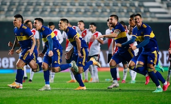 El Xeneize podría disputar incluso dos finales de copa nacional ante River (REUTERS/Demian Alday Estevez)