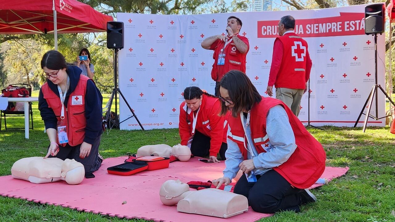 El presidente de SBASE destaca la importancia de la capacitación en RCP y el uso de desfibriladores en el subte