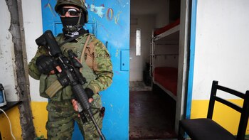 Los militares de Ecuador controlan
