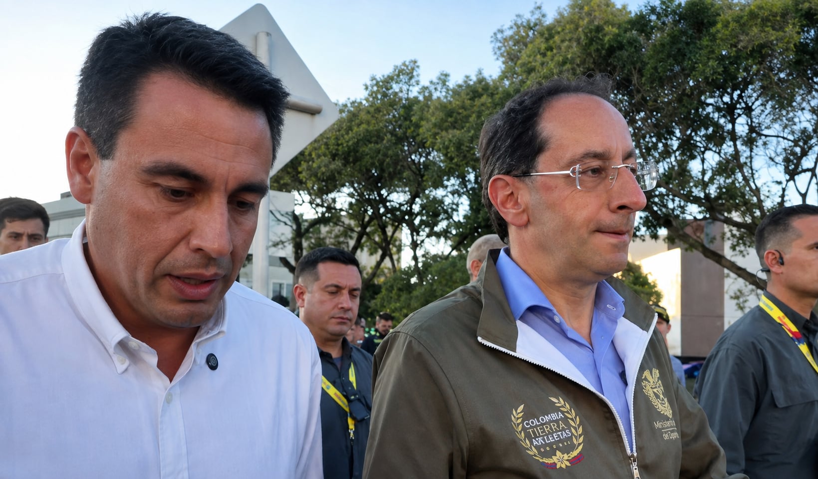 Junto al alcalde de Manizales, Jorge Rojas, el vicepresidente José Manuel Restrepo entregó un nuevo reporte de recursos gestionados para atender la tragedia causada por el terremoto - crédito suministrada a Infobae Colombia