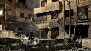 Al menos doce trabajadores sanitarios