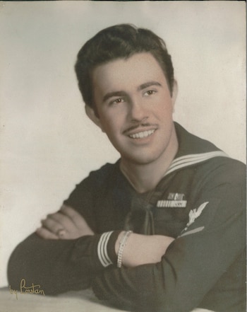 Nicholas "Nick" Mangione, el abuelo