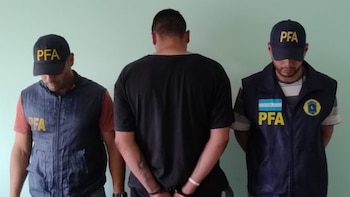 Detuvieron a un oficial penitenciario que intentó ingresar drogas y alcohol a una cárcel de Campana