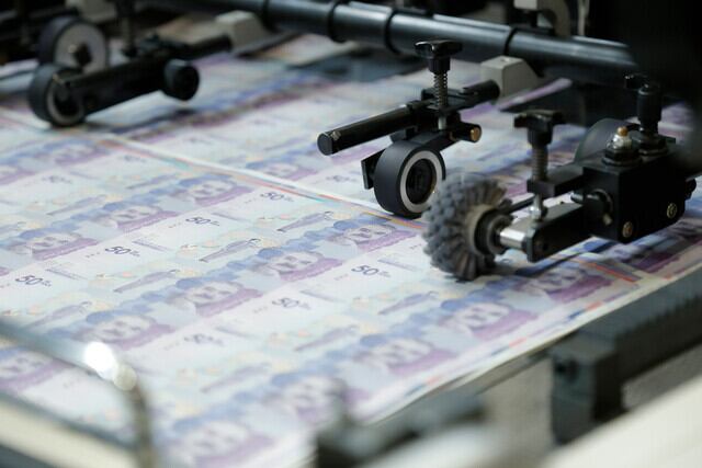 Colombia enfrenta un déficit fiscal creciente que requiere medidas gubernamentales urgentes para recortar gastos, según la senadora Paloma Valencia - crédito Colprensa