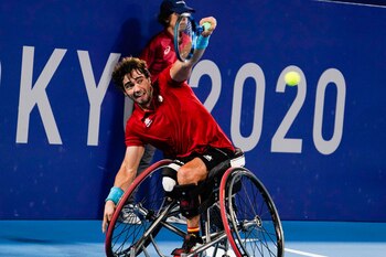 01-01-2019 JJ.PP/Tenis.- Dani Caverzaschi no puede acceder a la pelea por las medallas en el tenis en silla.
TOKIO, 1 (del enviado especial de Europa Press, Ramón Chamorro) El tenista español Daniel Caverzaschi no pudo acceder a la lucha por las medallas en el tenis en silla de los Juegos Paralímpicos de Tokio tras caer este miércoles en los cuartos de final ante el neerlandés Tom Egberink por 6-4, 6-3.
ASIA DEPORTES JAPÓN
PAULINO ORIBE/CPE