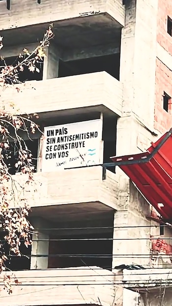 Acción FACA en frentes de edificios en construcción capturas