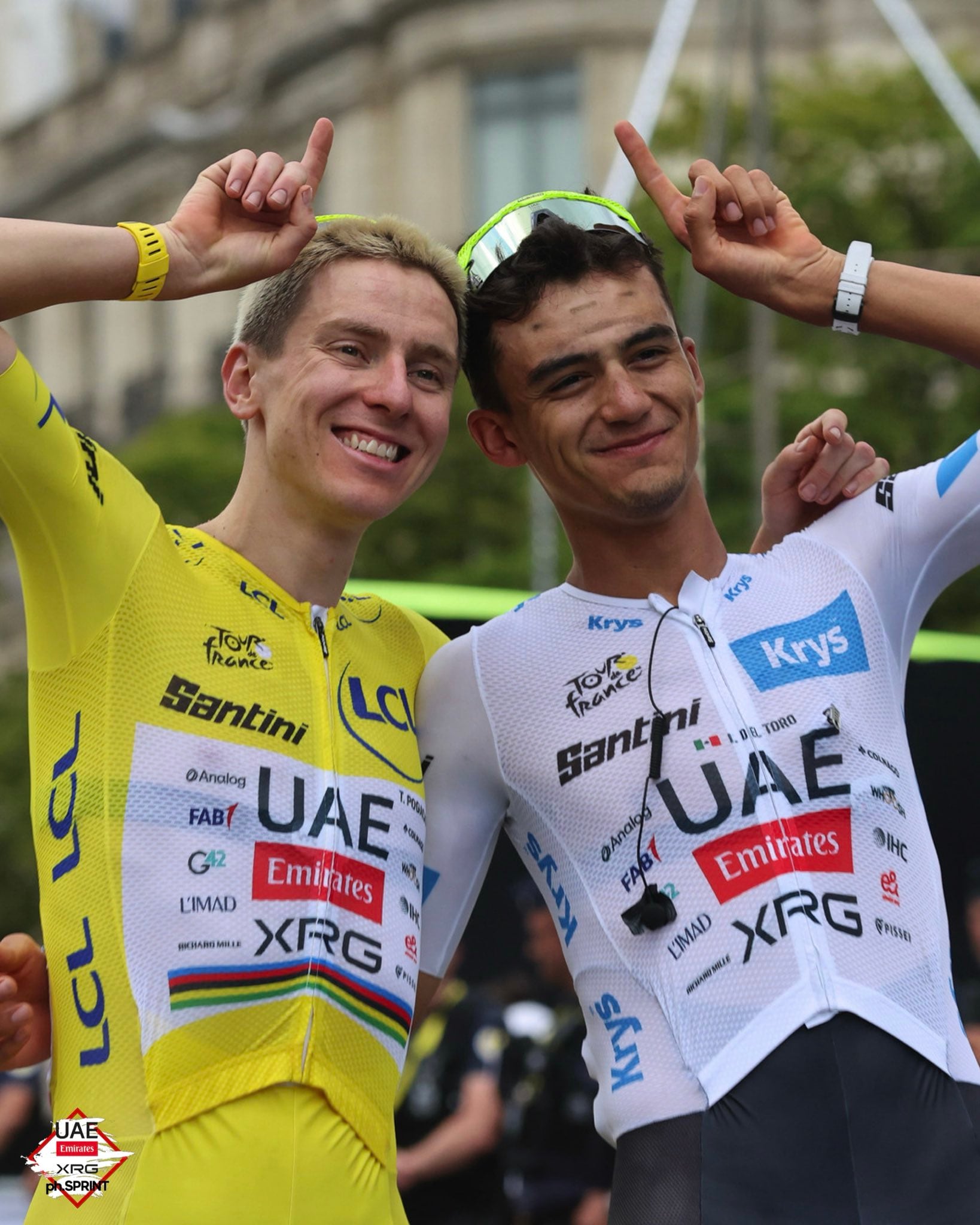 Tadej Pogačar abandonó la Vuelta a España 2026 tras un accidente en la octava etapa con el UAE Team Emirates. (X/ @TeamEmiratesUAE)