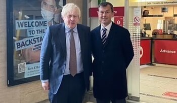 El parlamentario Fletcher en una