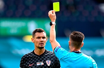 Dejan Lovren (i). EFE/EPA/Paul Ellis