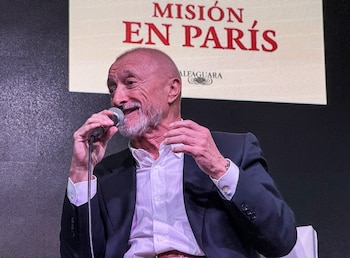 El enfoque riguroso y la mirada crítica de Pérez-Reverte destacan la relevancia de la documentación en la novela histórica y de aventuras - (Fundación El Libro)