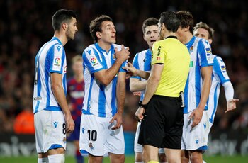 Mikel Oyarzabal y sus compañeros