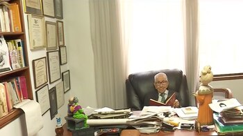 Médico colombiano de 100 años