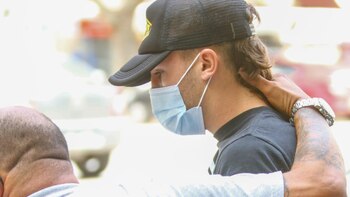 Se entregó el futbolista acusado